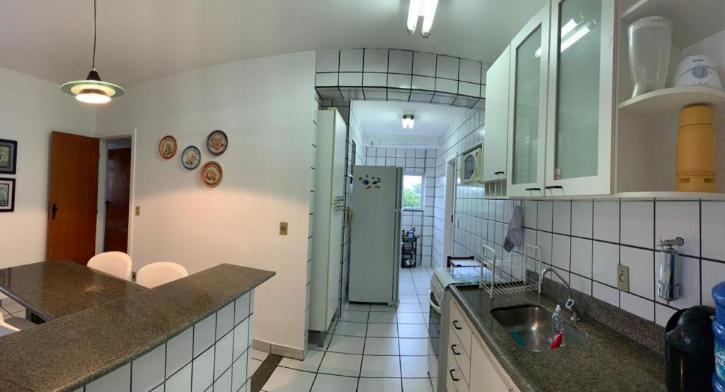Apartamento Pe Na Areia E Aguas Tranquilas No Centro De Guarapari Exteriör bild